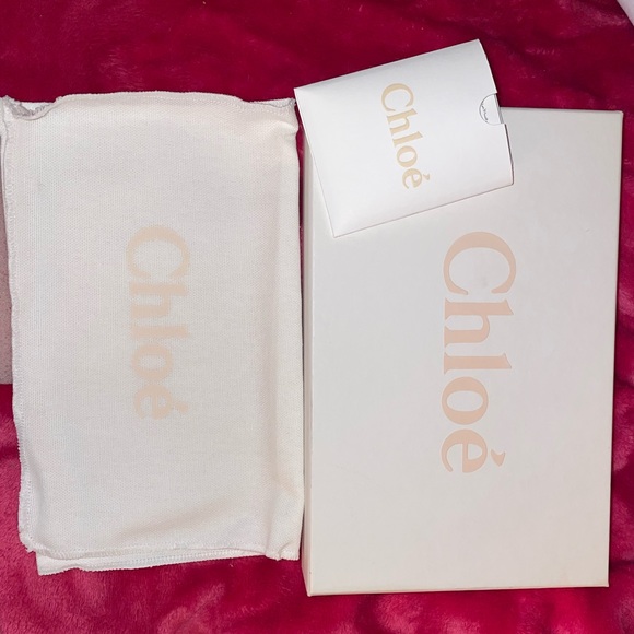 BLACK CHLOE ZIP UP WALLET with certification of authenticity, dust bag and box - Picture 3 of 4